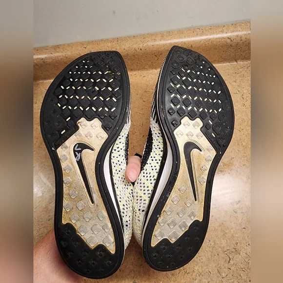 Nike Flyknit Racer Women's Size 7 - Picture 6 of 13